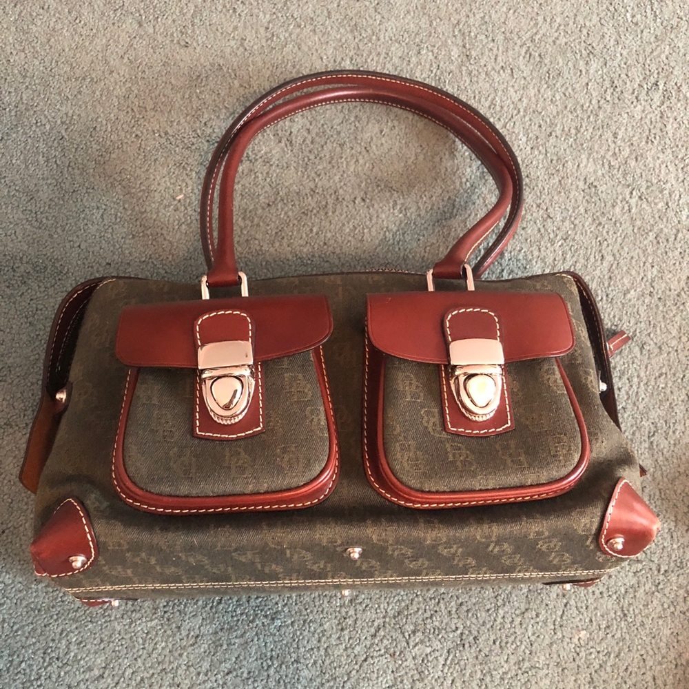 Dooney and bourke purse